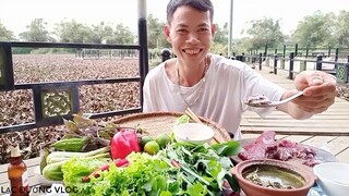 [THỬ THÁCH] MÓN ĂN KINH DỊ TÂY BẮC - Pịa non - Gan sống II LẠC ĐƯỜNG VLOG