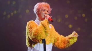 Chào đón sự xuất hiện đầy yêu thương, đứng lên vỗ tay! Giọng hát tuyệt mỹ với áp lực âm thanh cực lớ