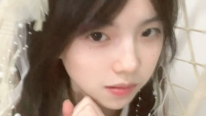 ( ˘･⊰ ･) ◀● Let’s Blow Bubbles!