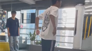 【popping】瘦的人已经在很用力的POP了。。。。