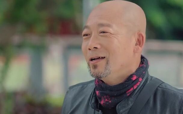 ความสัมพันธ์พี่น้องถูกเปิดเผย พ่อบ้านฮาๆ โผล่มาเต็มตา!