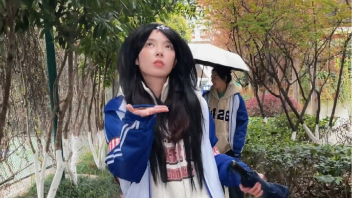 Gak boleh ada yang lebih sok dari aku!