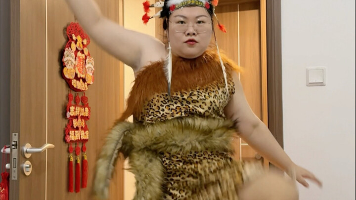 Đàn ông mà, chỉ hay cãi cố thôi, thực ra dáng múa của em đã khiến anh ấy mê mẩn từ lâu rồi! Hừ～ #Nhả