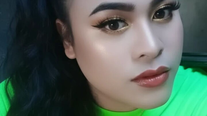 หน้าตาสวยขนาดนี้หาที่ไหนล่ะ