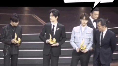 [Bojun Yixiao] Mọi người đang khóc, cuộc gọi này là Goose Daddy!!! Tôi đã khóc trước!