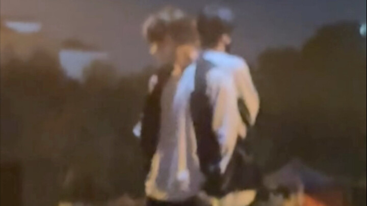 Hard control classmates for a few seconds