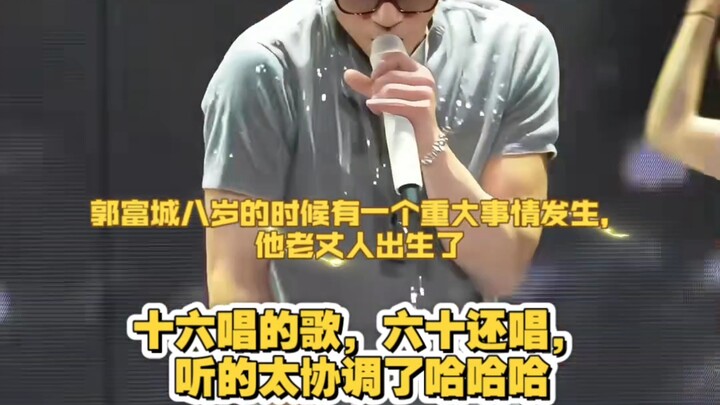 Jalan yang diterpa angin terasa begitu panjang, hati ini terayun-ayun #AaronKwok #KonserAaronKwok