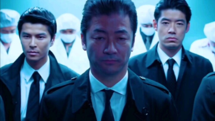 A group of grown men encountered a zombie in the elevator and everyone's reaction was so funny