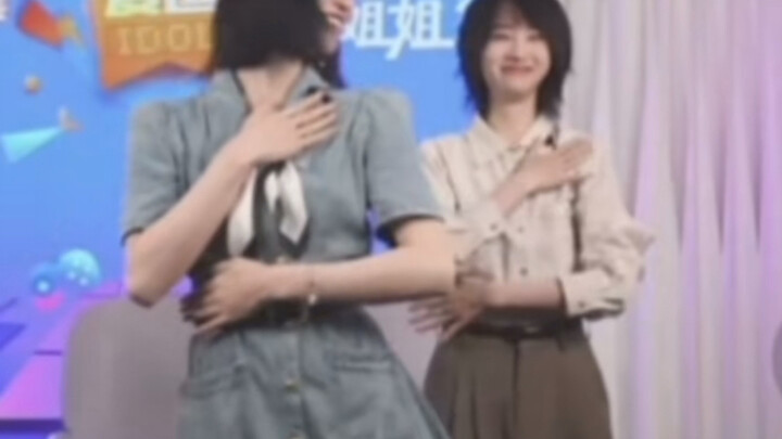 الأخت يون التي كانت ذات يوم تتمتع بمظهر جاد وبارد لم تعد موجودة الآن، بل أصبحت يون يون اللطيفة.