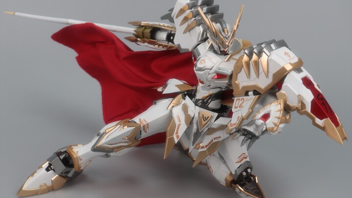 [Unboxing and Sharing] Exotic Model Play/Hunter Model Human Blade Dragon King/White Sword King Alloy