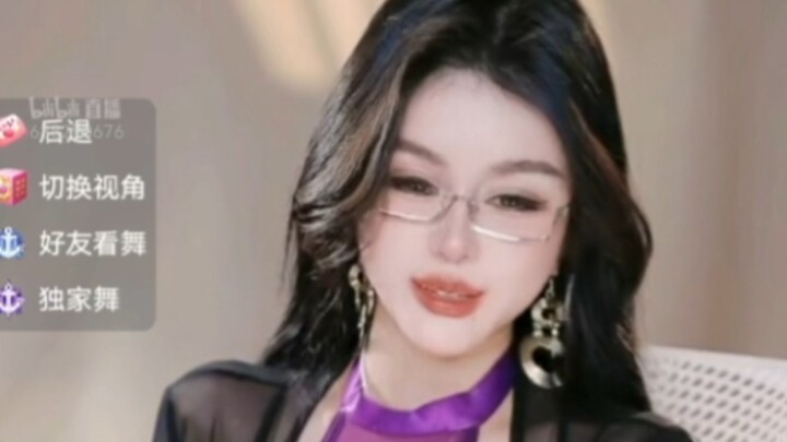 Teacher Naiyou's Hot Dance