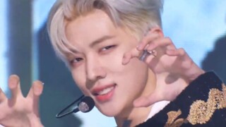 فرقة DKZ الذكورية من الجيل الخامس، عرض العودة لأغنية "Uh-Heung" 221009