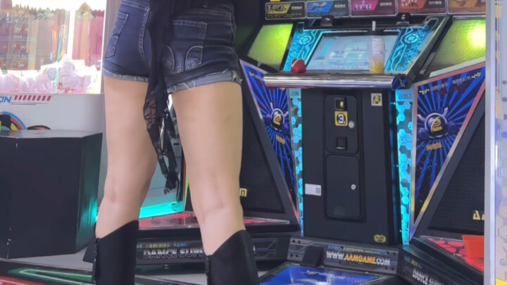 BLACKPINK's "Pink Venom" dance machine: a sly and charming beauty, both gorgeous and deadly—come and