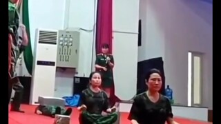 我大姨夫上个月潜水到现在都没上来