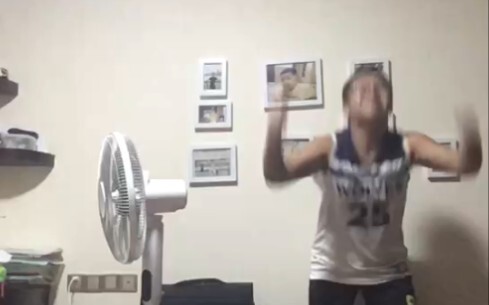 อักษรเหล็ก ฮิปฮอปด้นสด摇