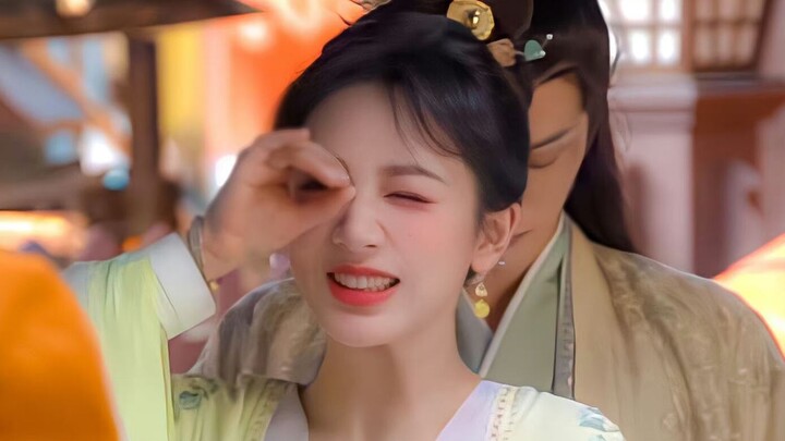 Even the behind-the-scenes footage is this sweet—don’t you care about your life! Yang Zi | Xiao Yao