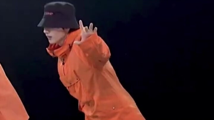 لي هيوك جاي، هذه البطاقة رائعة للغاية! يين هيه، الجميل الذي ترقص كل أجزائه من القدم إلى أطراف الشعر 