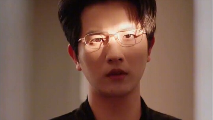 كانت الزوجة تقضي ليلة تخييم في الطبيعة مع صديقها المقرب، لكن unexpectedly جاء الزوج مصطحبًا محطة تلف