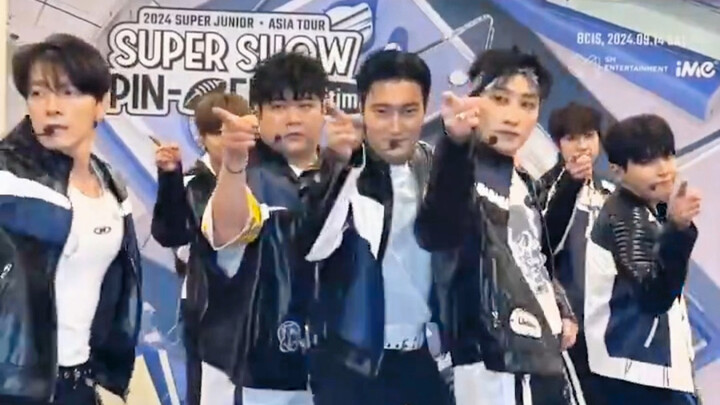 Super Junior’s group dance challenge—sure enough, it’s D. E. X who saves the best for last