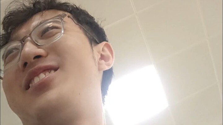 الطلاب يساعدون الطلاب