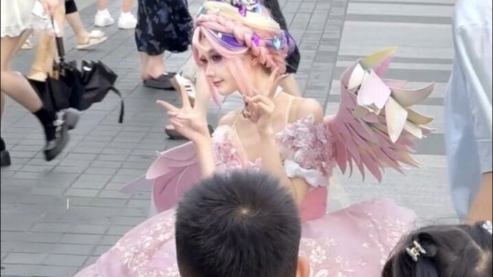 When I cosplayed as the Princess of Phonetics and asked art students to take turns applying makeup f