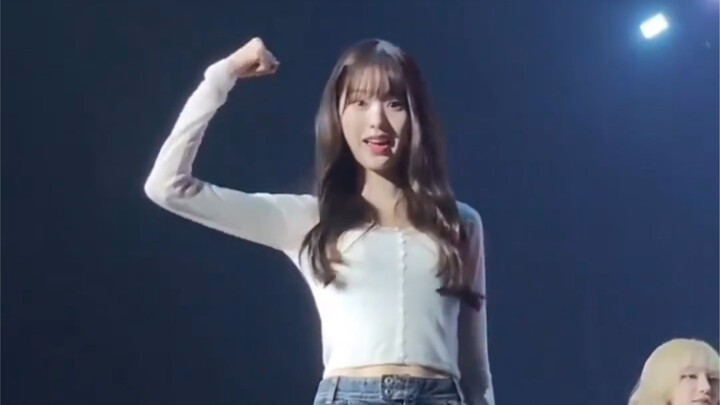 Jang Won-young recognized the muscular pink fan.