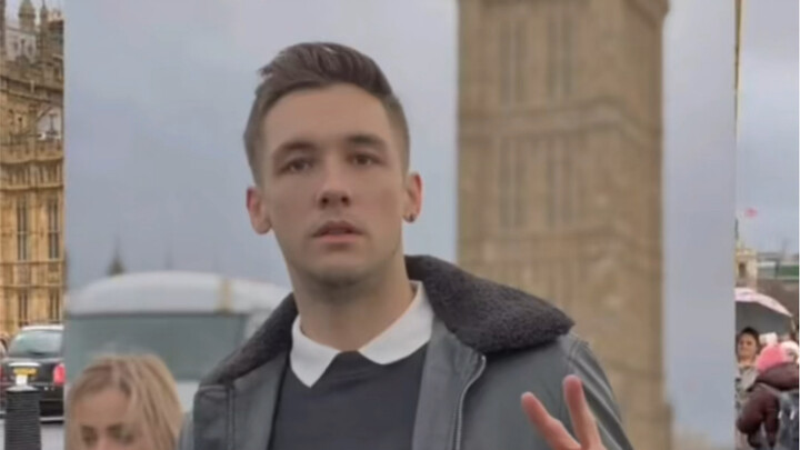 Video ini mendapat 2,5 juta suka di tt. Orang Asia yang mengambil foto itu sesuatu.