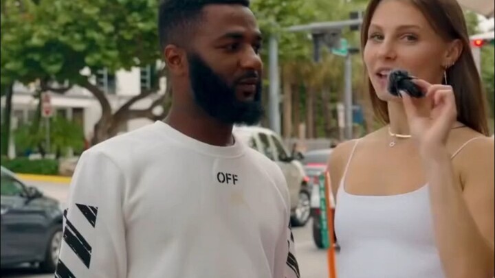 Thử thách ngoài trời ở nước ngoài: Hôn hoặc tát (35)