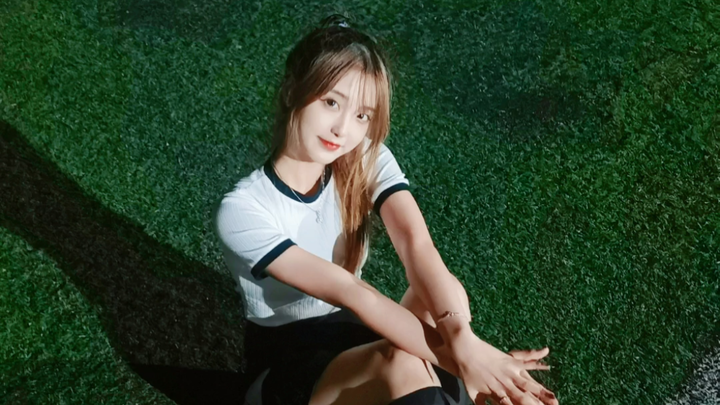 I stare at your face as I softly strum the chords~