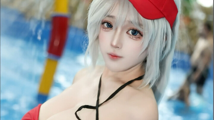 ฤดูร้อนย่อมเข้ากับชุดว่ายน้ำที่สุด
