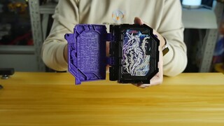 [Zero Model Play] Bandai sebenarnya membuat mainan dengan hati-hati! Ulasan Buku Kamen Rider Holy Bl