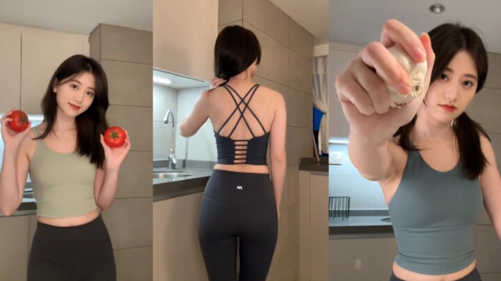 แม่ครัวสุดสวย? กางเกงโยคะ? สาวน้อยคนนี้สวยจนมองไม่หยุดเลย! มีแฟนสาวแบบนี้มาทำอาหารให้กิน คงจะมีความส