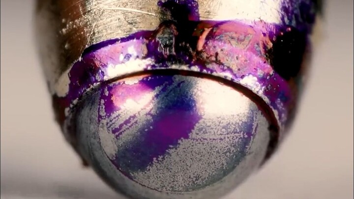 The ballpoint pen won't write? Just heat it briefly with a lighter!