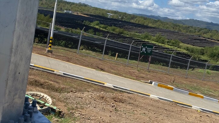 世人只看你衣锦还乡,没人问你遍体鳞伤创业的路,是一场先苦后甜的修行没生意时的孤独,交租发薪的慌张全年无休的奔波,从底层爬起的倔强你咽下的每一份委屈,都在为未来的财富铺路敬每一位负重前行的老