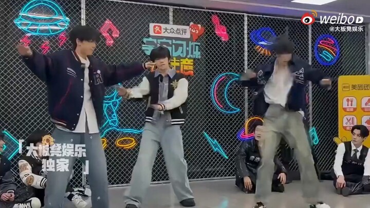 Zhang Guiyuan, Zhang Hanshui, Yang Bowen – “Perhatian: Kilatan Kosmik” – Cuplikan Tarian Mecha