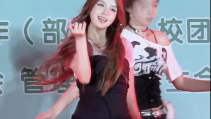 A lifetime of struggling against sunglasses and tube tops... Meovv covers Abracadabra, Narin's dance