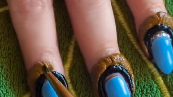 Fingertips and nails #henna stain in two tones