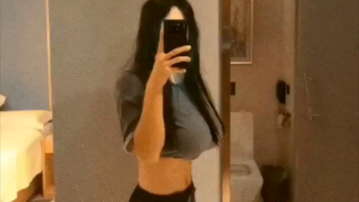 [Big-Boob Style Guide] No. 7 | Loose, Slimming Gray Everyday All-Match Lightweight Short-Sleeve Top 