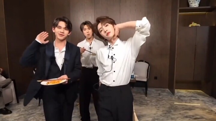Nhảy giỏi thế này chẳng sợ chết à ‼(•'╻'• )꒳ᵒ꒳
