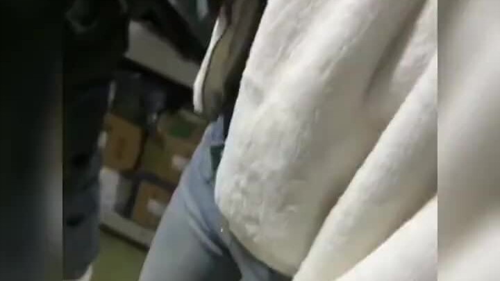 Family Makes Zongzi, But the Rice Keeps Spilling Out of the Bamboo Leaves