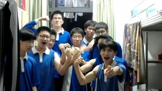 I only remember there were still 300 days until the college entrance exam at that time.