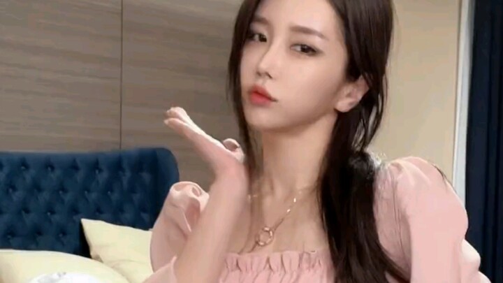 Tuyển thủ chuyên nghiệp Yin Suwan tuyển tập nhảy với quần jean