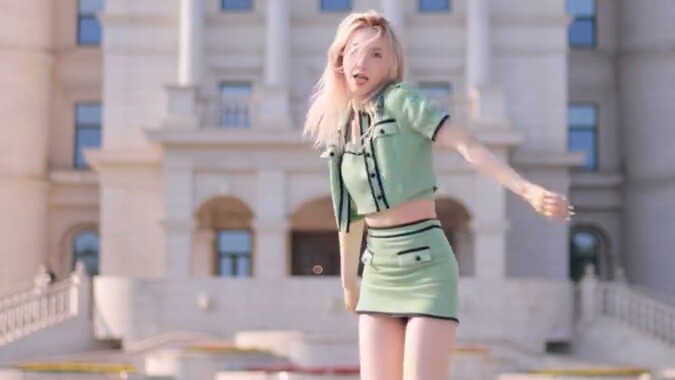 Have you ever seen a cover dance that is restored to the hair? Rosé's first solo song [On The Ground