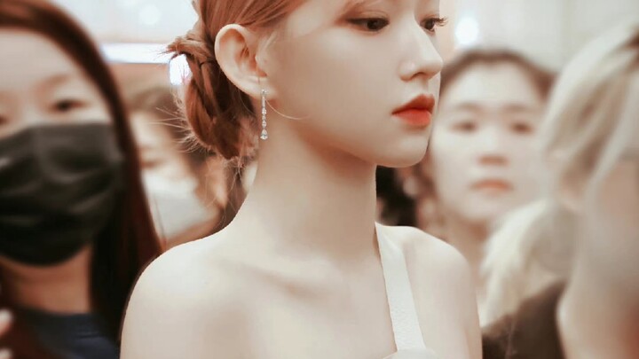 “That’s why female celebrities are still female celebrities” [Cheng Xiao]