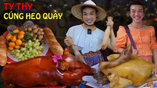 Ty Thy cúng heo quay, gà luộc ăn mừng nút bạc Youtube - Ty Thy Vlog Gỏi đu đủ