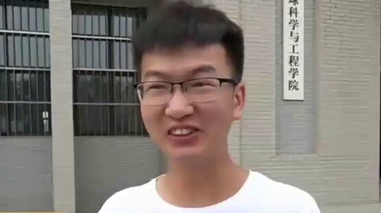 Lost your mind! Petroleum University sends graduates a drop of crude oil