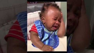 老爸把头发剪短后，宝宝根本接受不了。掩面而泣…