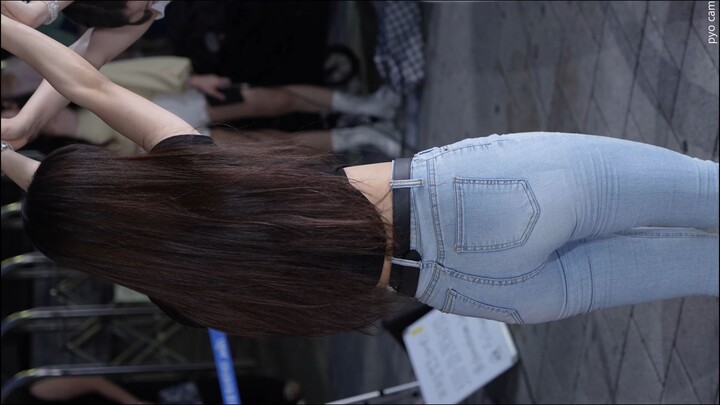 【LadyB】Vẫn là quần jean bó sát thôi