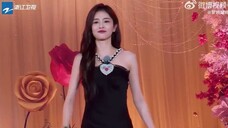 【白鹿奔跑吧】前一秒:甜美女神鹿鹿子 下一秒:豪爽女汉bmy 哈哈哈哈哈哈哈哈哈哈哈这前后反差也来得太快了点,果然在综艺里,还是白梦妍的天下