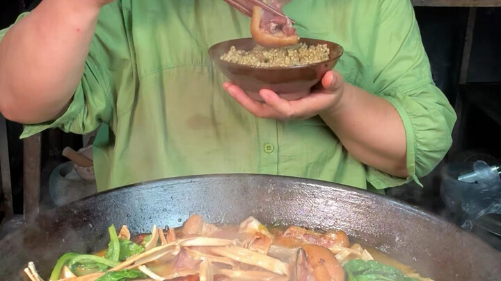 มาดูกันว่าความสุขของคุณแม่ชาวบ้านจะเรียบง่ายแค่ไหน